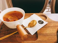 无花果海底椰雪梨汤-炖物24章·顺时轻养茶(杭州大厦店)