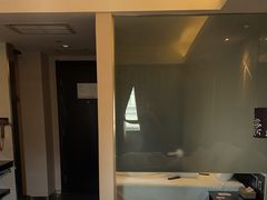 -桔子酒店(上海西藏北路地铁站店)