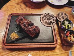 果木烤安格斯谷饲牛排-MR.ROCKY洛奇先生RESTAURANT&BAR(宝安壹方城店)