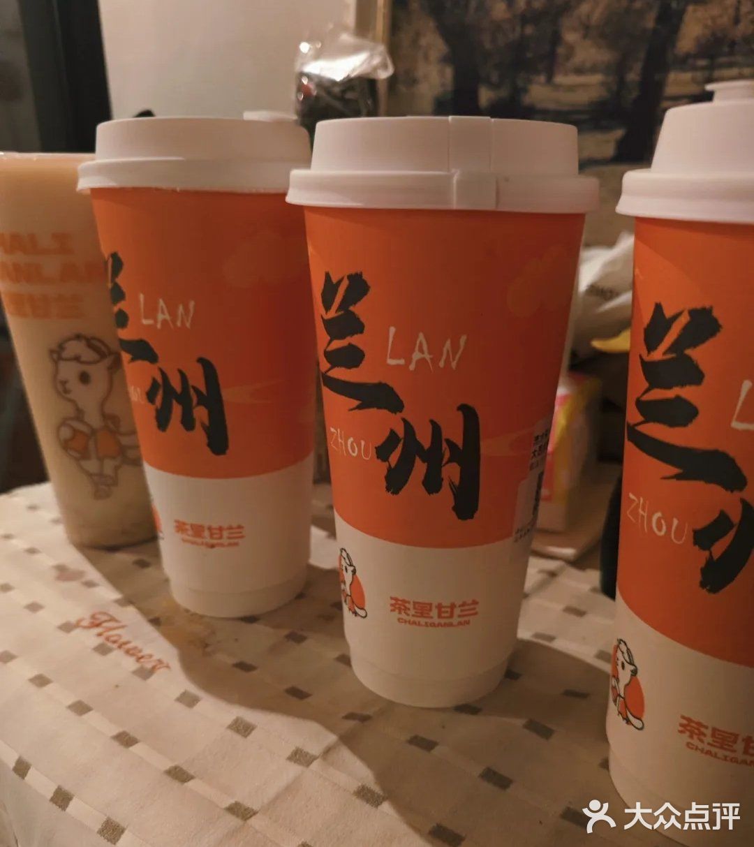 微凉的秋冬，热饮才是暖身利器[比心]