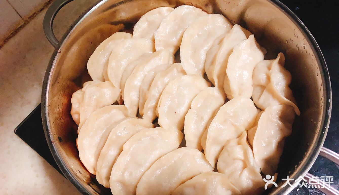 饺子大变身，红太狼的平底锅还有这个用处！