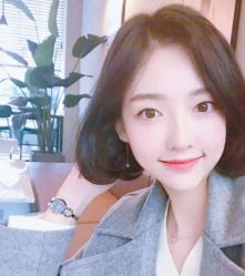-韩国李知恩形象设计