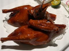 玻璃脆皮炸乳鸽乳鸽-新雅(丰盛里店)
