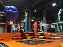 -爱蹦iBOON蹦床运动馆(江汉店)