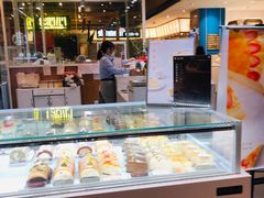 面包甜点陈列柜-卷心卷意·轻甜蛋糕(新光天地店)