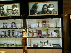 -MiRi眼镜连锁·蔡司·尼康控优点合作店(莘庄店)