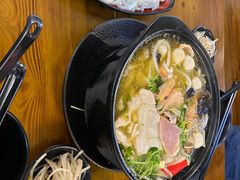 -丽虹云南过桥米线(兴工街店)