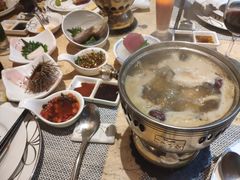 -雍和会海鲜姿造自助(湖东路店)