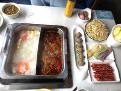 鸳鸯骨汤锅-渝蛙先生领鲜美蛙老火锅
