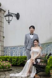 -现代经典婚纱摄影