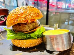 -Let'sBURGERplus·非常创意汉堡(三里屯店)