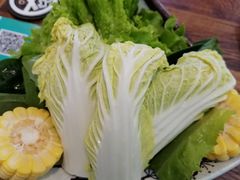 蔬菜拼盘-毛辣果·贵州红酸汤牛肉火锅(西单店)