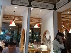 -兔行天下-鸿鹤鲜锅兔(中海国际店)