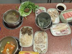 -四囍码头海鲜烧烤自助火锅(外滩南京东路悦荟广场店)