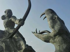 -巴陵广场
