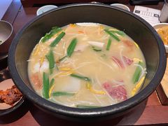 -银米·云南传统过桥米线(双廊黑金冠店)