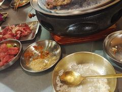 -围炉肉舍•炭烤活鳗•丹东海鲜烤肉(步行街店)