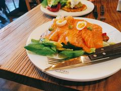 烟熏三文鱼吐司-Common Table · Brunch & Coffee