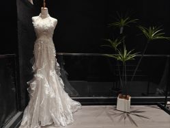 -维纳斯婚纱礼服租赁馆