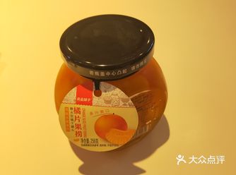 比起黄桃罐头更好嚼，黄桃的还是大块些