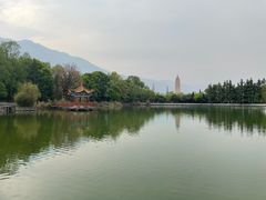 -三塔倒影公园