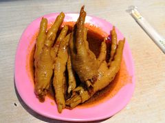-爆炸头阿姨小四川正宗川味小吃(无任何分店)