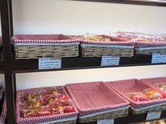 -红宝石·鲜奶小方·海派西点房(丰庄店)