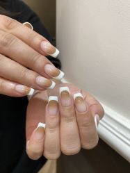 -花岐款式专研健康美甲沙龙