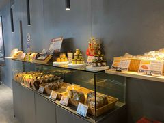 面包甜点陈列柜-马可先生杂粮面包(珠影店)