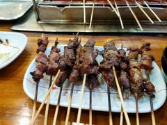 -哈尔滨小酒馆·鲜肉现穿自助烧烤(康新花园店)