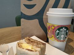 -星巴克(北京枫尚奥莱店)