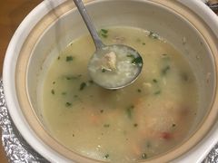 潮汕砂锅粥-老板很二(吉大店)