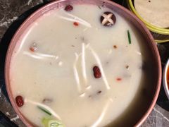 -三人行骨头王火锅(长寿店)