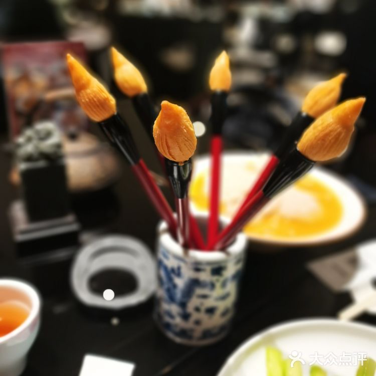 停车免费2小时，超出自费