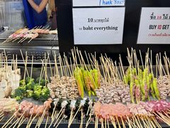 -席娜卡琳火车铁道夜市