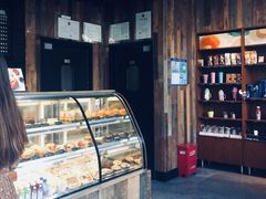 面包甜点陈列柜-星巴克(上海汇锦里店)