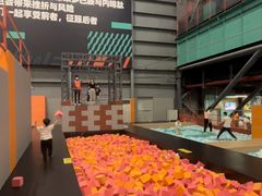 -极限PLAY运动娱乐新世界·团建派对潮玩休闲馆·室内蹦极高空游乐园