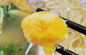 Salted Egg Yolk Lion Head Noodles in Old-style Braised Sauce