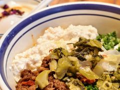 -云阿蛮云南生烫牛肉米线(奉贤路店)