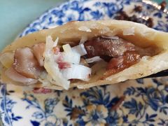 武安锅盔夹熏肉-邯郸人餐厅·地方菜 邯郸菜(邯郸东站店)