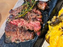 -Mark&Mars Restaurant