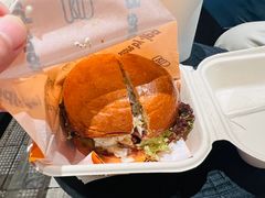 松露菌菇奶酪牛肉汉堡-JPG canteen(广州寺右公馆店)
