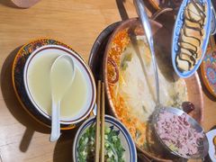 -洱火云南酸菜牛肉火锅(石景山当代商城店)