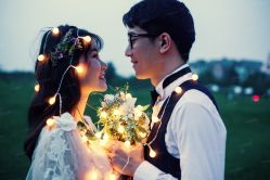 -现代经典婚纱摄影