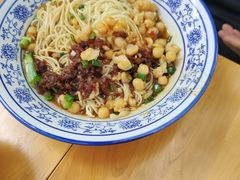 -渝之汇牛肉豌杂面