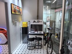 -老男孩男士理容馆·理发·烫染·修面