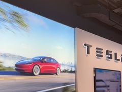 -TESLA 特斯拉(上海太古汇体验店)
