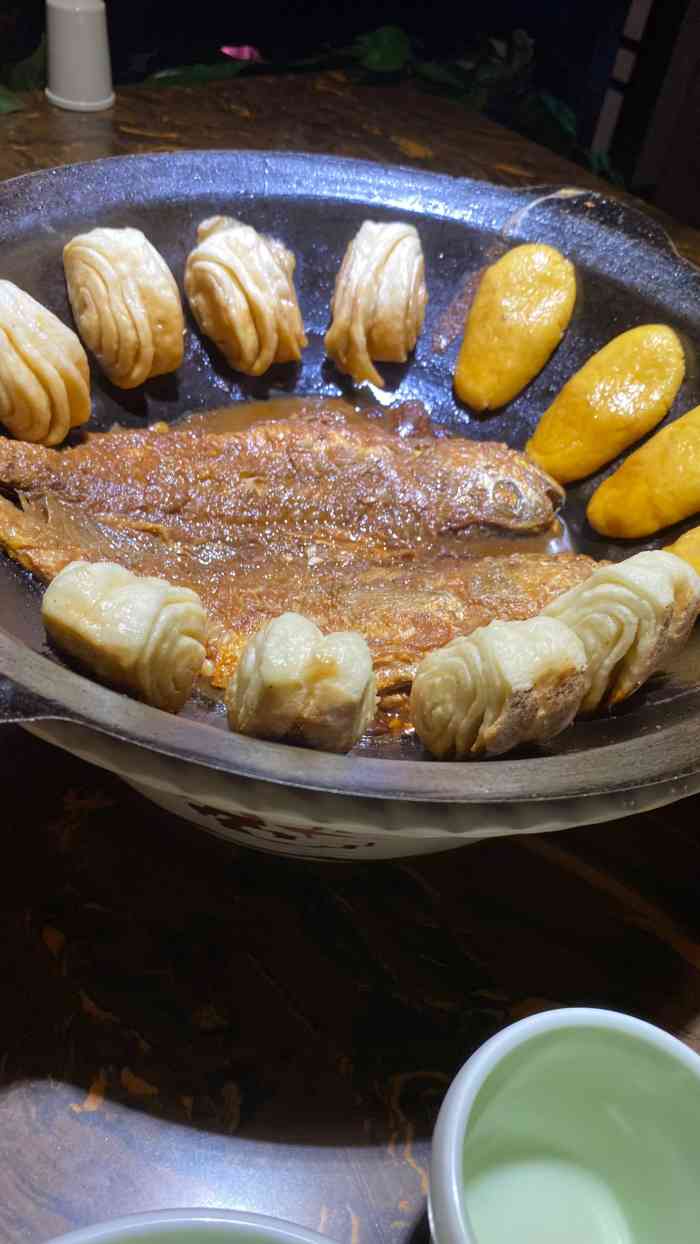 西淀壹锅鲜-"地址:人民公园对面,麦当劳旁边,还是挺明.