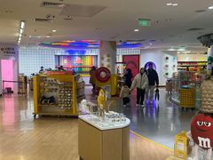 -m豆巧克力世界(上海世茂广场店)