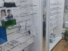-优视觉视光中心•青少年近视防控(新世界中心写字楼店)